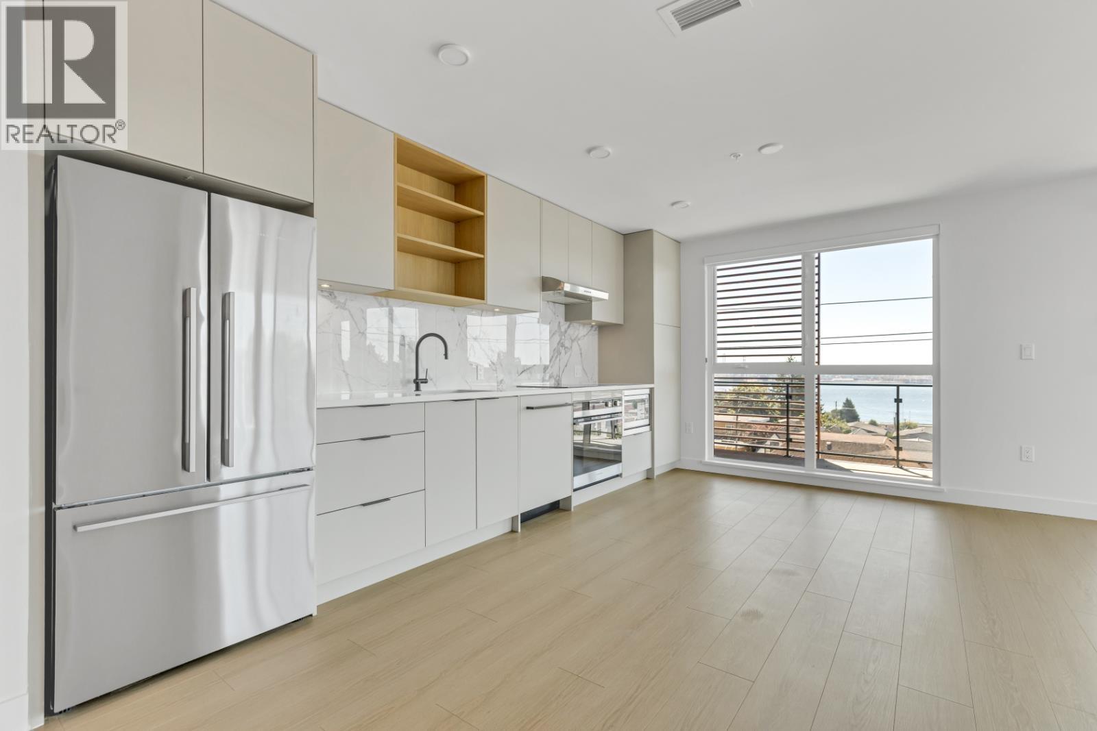 401 422 E 3rd Street, North Vancouver, British Columbia  V7L 0K1 - Photo 4 - R3137949