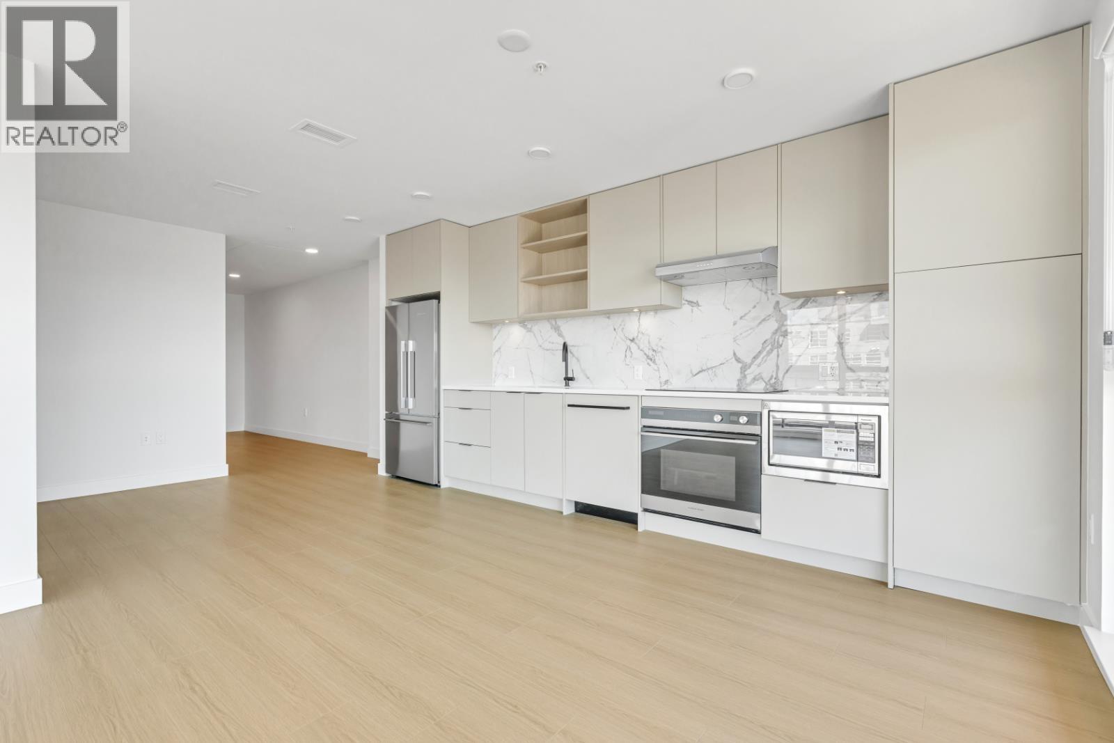 401 422 E 3rd Street, North Vancouver, British Columbia  V7L 0K1 - Photo 5 - R3137949