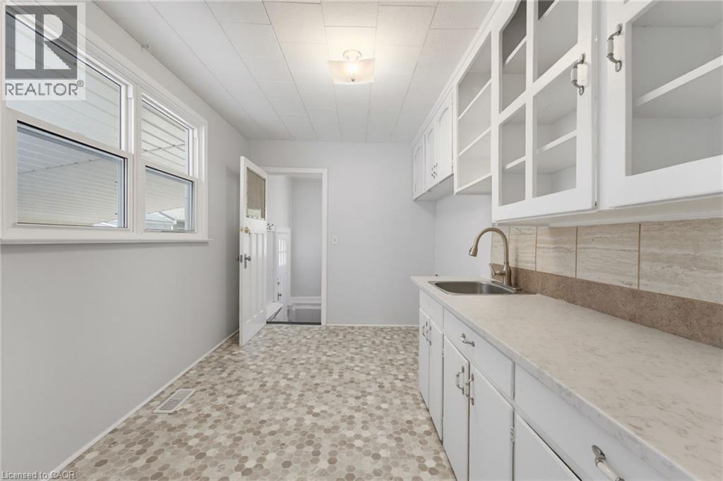 1 Byron Place, St. Catharines, Ontario  L2R 1M1 - Photo 7 - 40841493