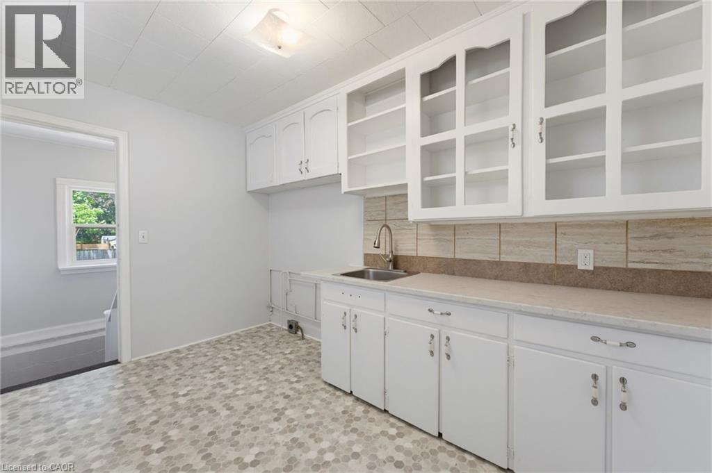 1 Byron Place, St. Catharines, Ontario  L2R 1M1 - Photo 9 - 40841493