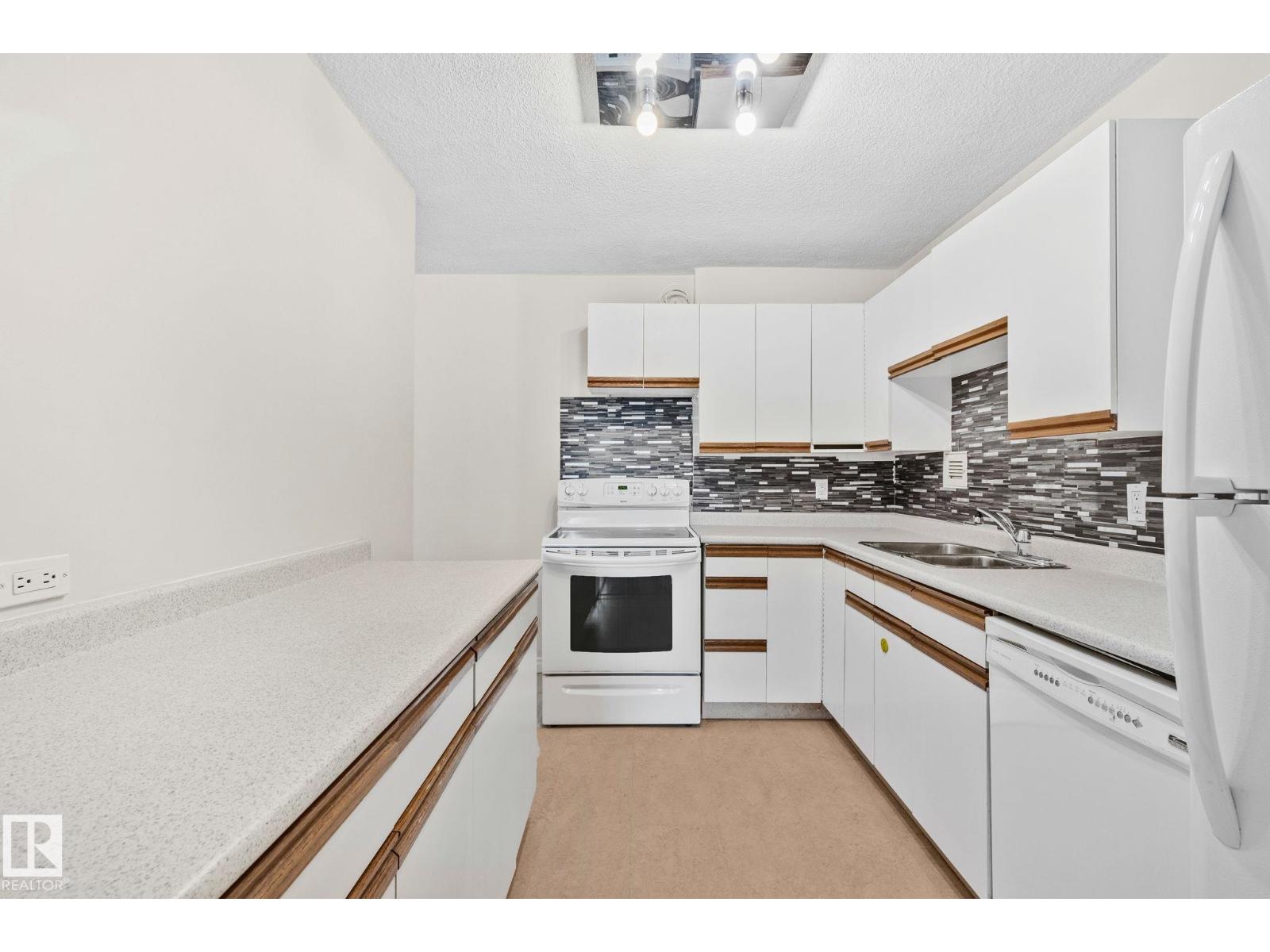 #205 9940 112 St Nw, Edmonton, Alberta  T5K 1L8 - Photo 3 - E4494780