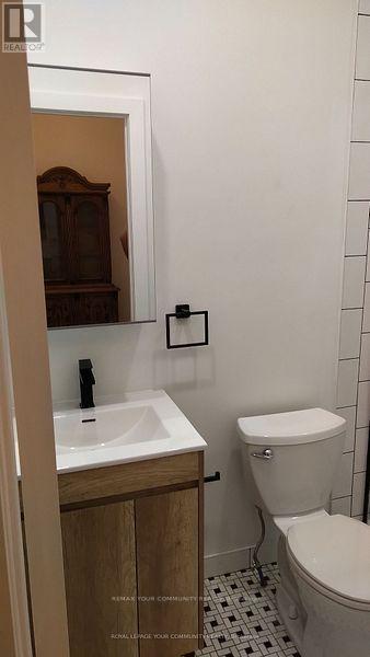 Main - 48 Ulster Street, Toronto, Ontario  M5S 1E3 - Photo 11 - C13469300