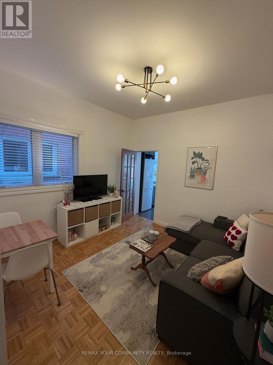 Main - 48 Ulster Street, Toronto, Ontario  M5S 1E3 - Photo 6 - C13469300