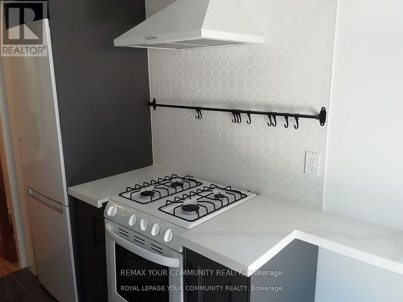 Main - 48 Ulster Street, Toronto, Ontario  M5S 1E3 - Photo 8 - C13469300