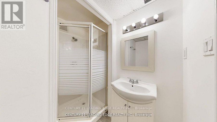 38 Rumi Crescent, Toronto, Ontario  M4A 2X6 - Photo 25 - C13468220