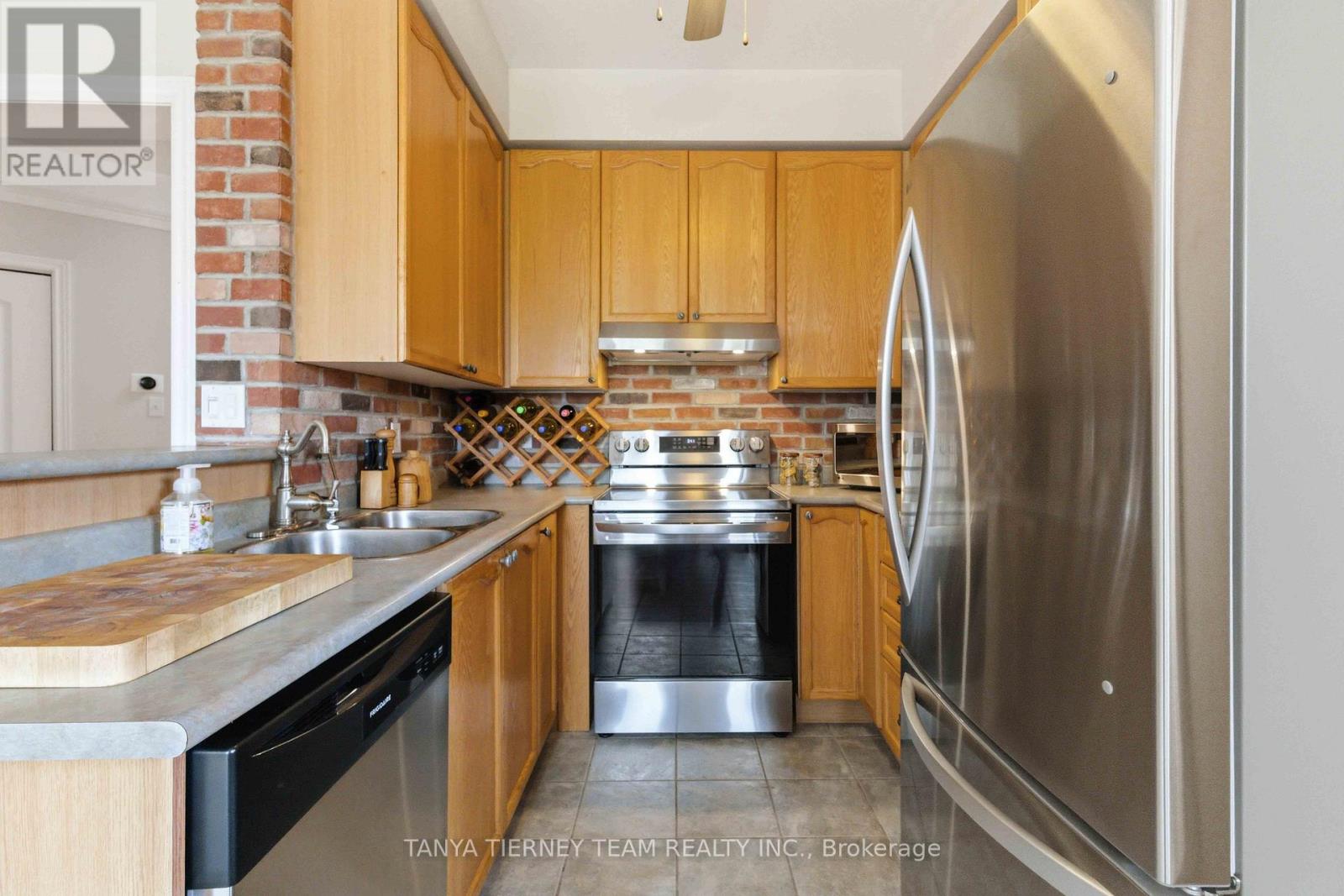 5 Cody Avenue, Whitby, Ontario  L1M 1K8 - Photo 19 - E13466868