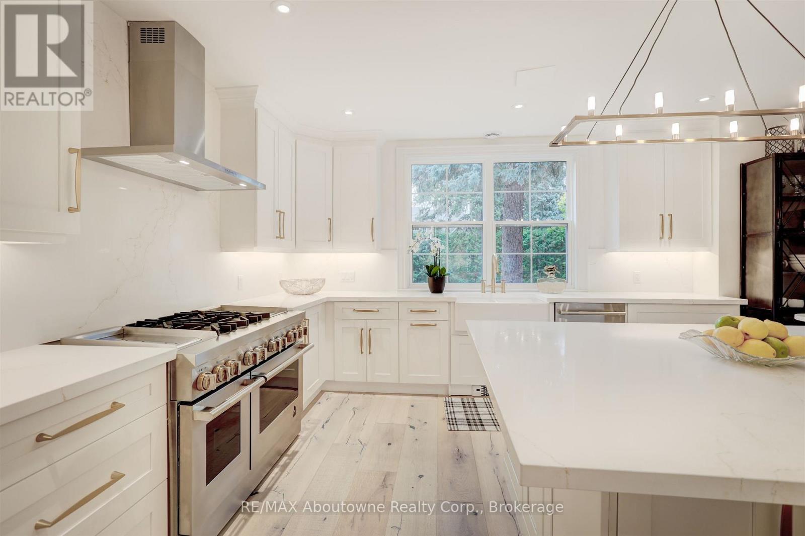 317 Gloucester Avenue, Oakville, Ontario  L6J 3W8 - Photo 27 - W13160262