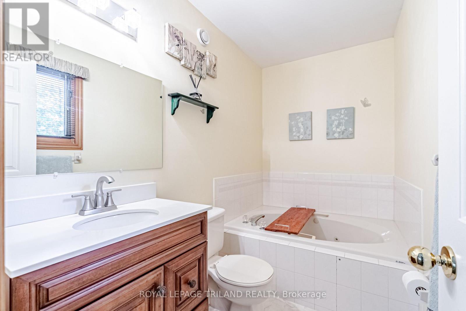 89 Parkview Drive, Thames Centre (Dorchester), Ontario  N0L 1G2 - Photo 38 - X13469374