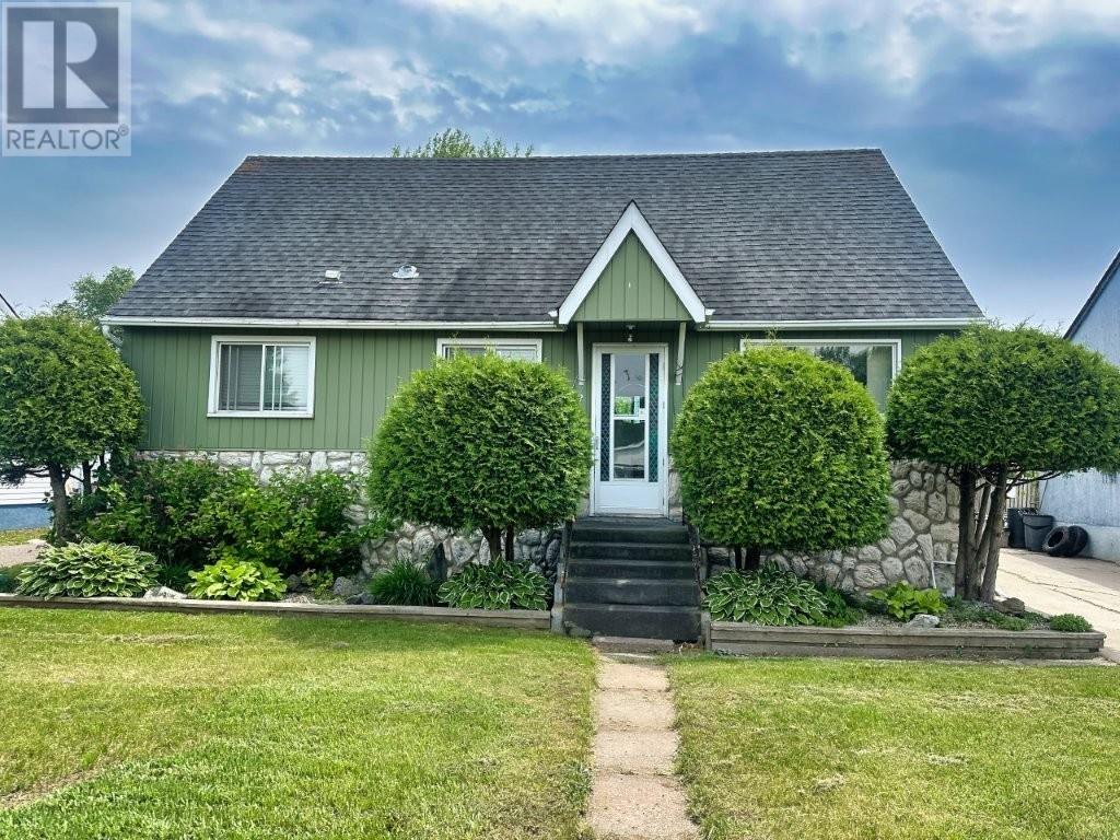242 Empire Ave, Thunder Bay, Ontario  P7E 4R5 - Photo 2 - TB2601598
