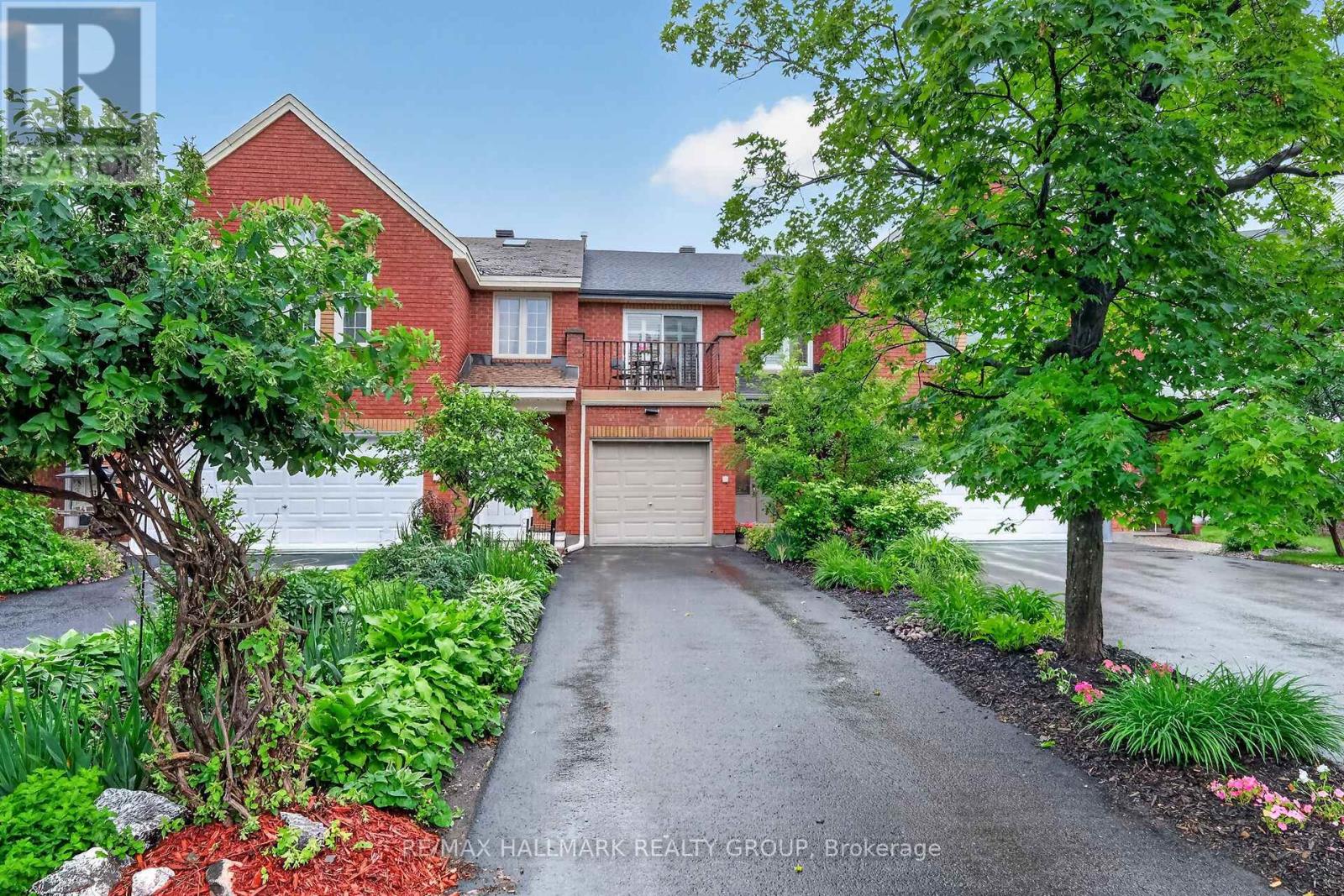 162 DUNBARTON COURT, Ottawa, Ontario