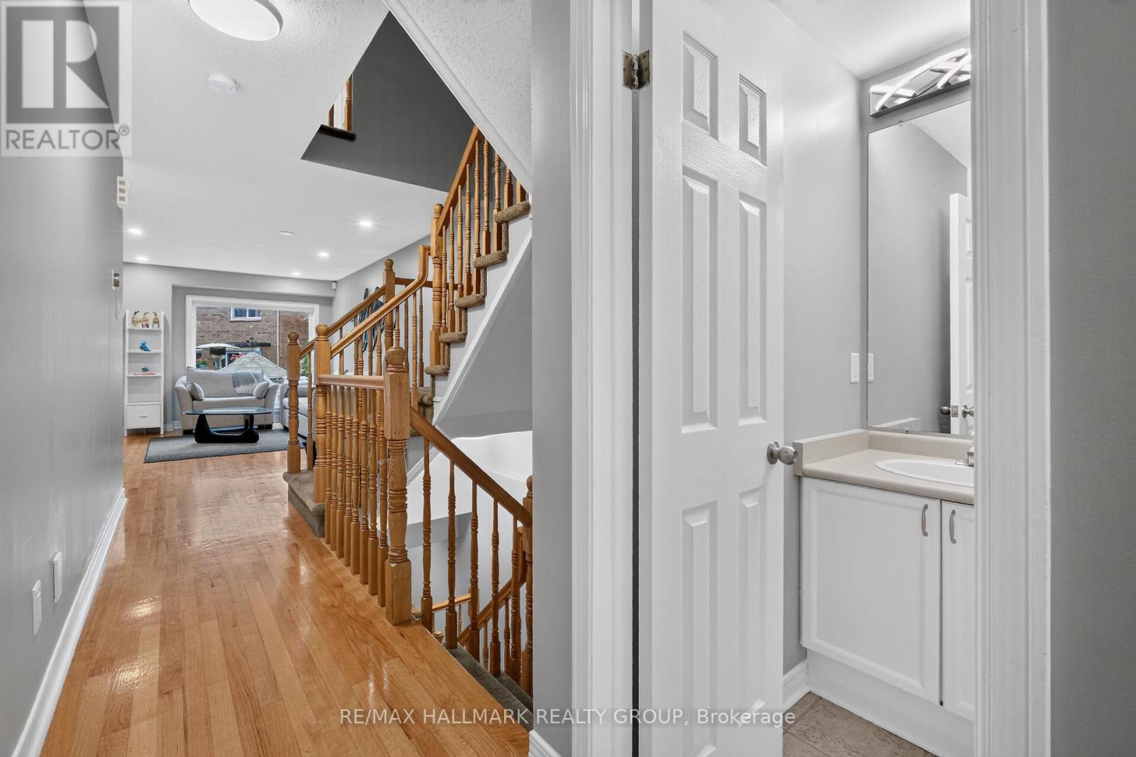 162 Dunbarton Court, Ottawa, Ontario  K1K 4L6 - Photo 5 - X13469356