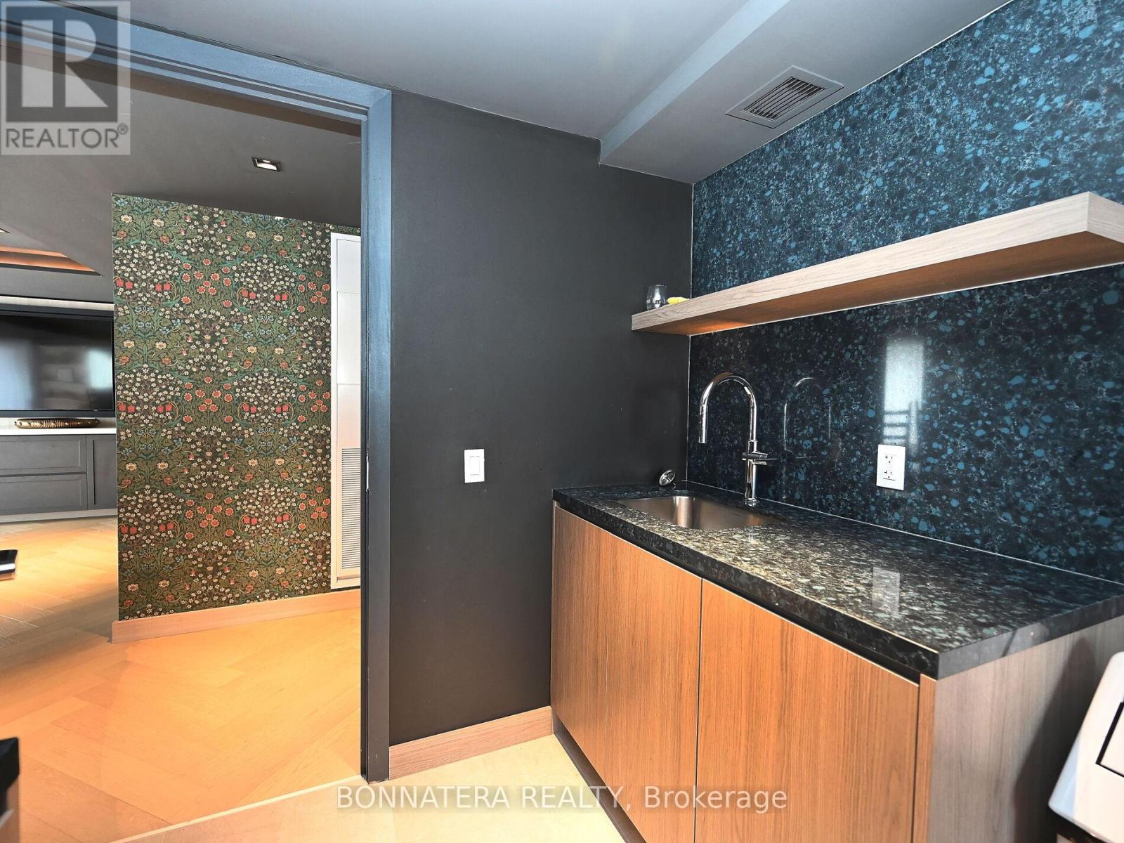 319 - 405 Dundas Street W, Oakville, Ontario  L6M 5P9 - Photo 47 - W13469244
