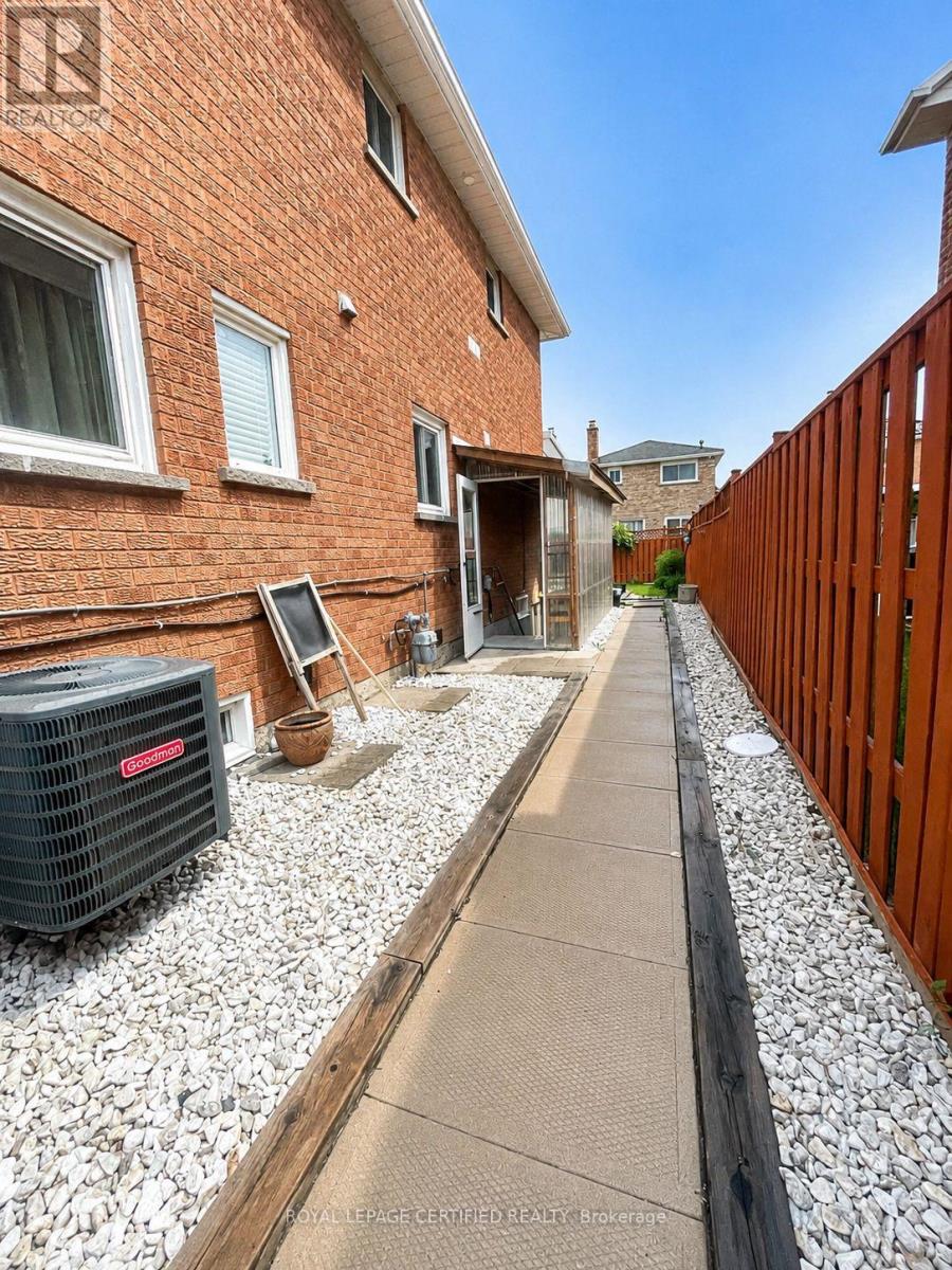 Bsmt - 961 Stargazer Drive, Mississauga, Ontario  L5V 1E9 - Photo 5 - W13469282