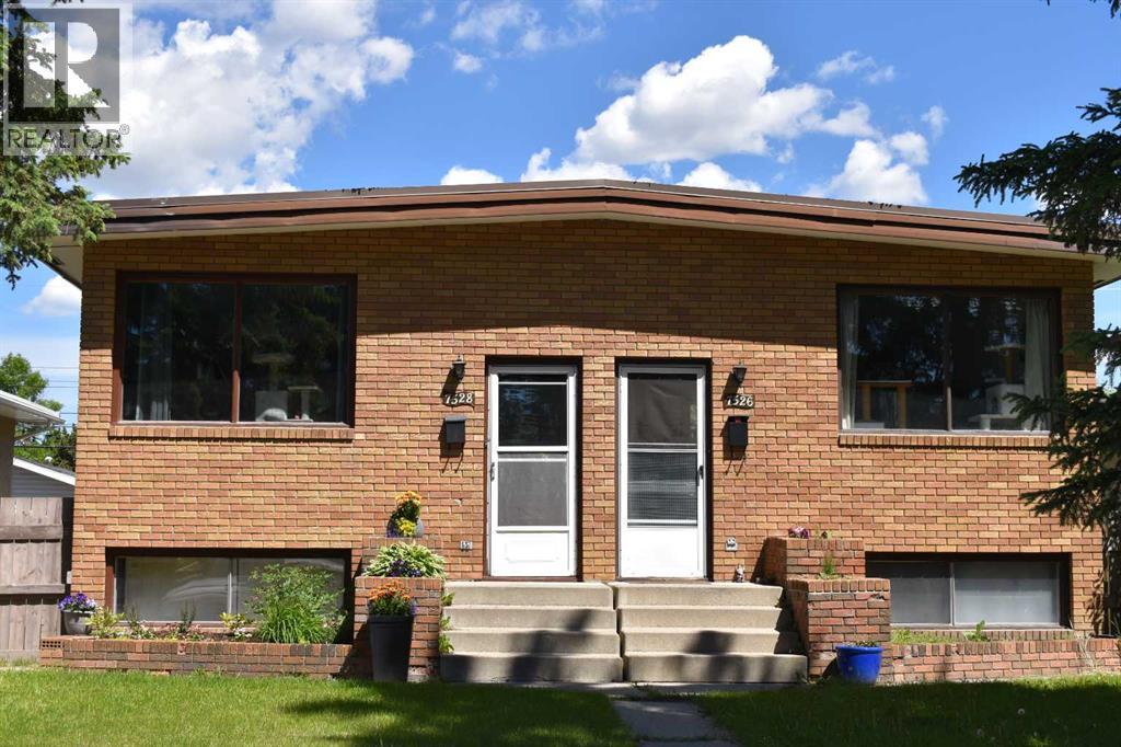 7528 And 7526 35 Avenue Nw, Calgary, Alberta  T3B 1T5 - Photo 1 - A2322589