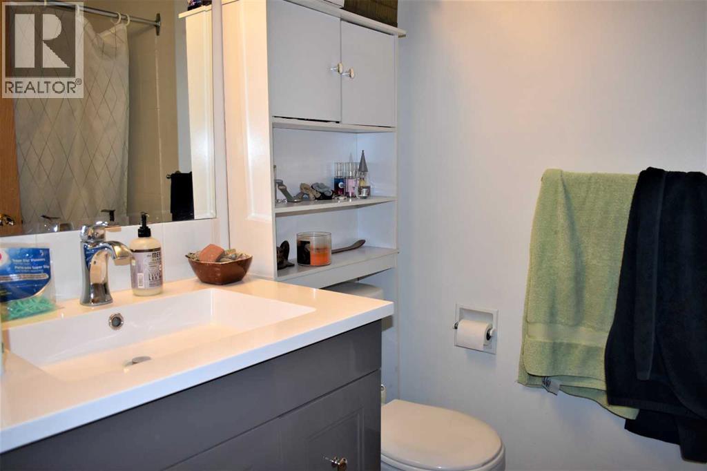 7528 And 7526 35 Avenue Nw, Calgary, Alberta  T3B 1T5 - Photo 10 - A2322589