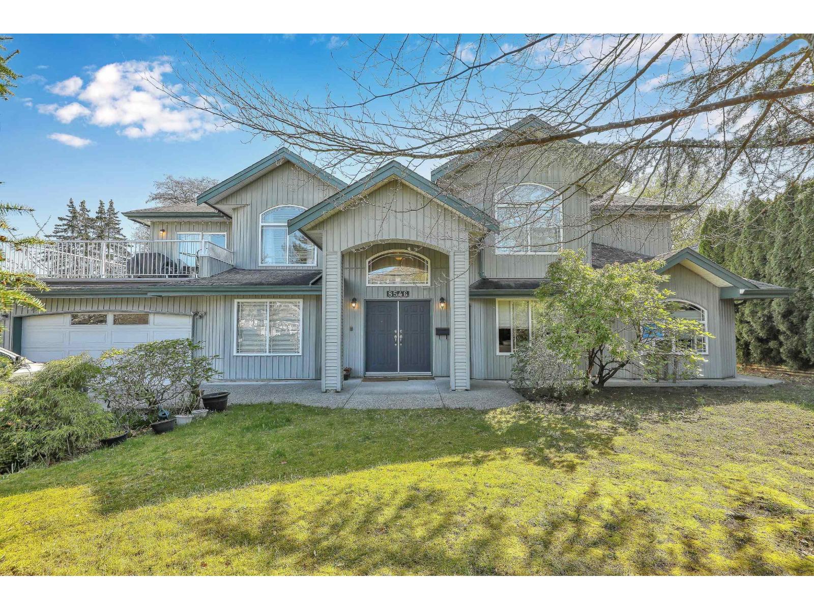 Upper 8546 164 STREET