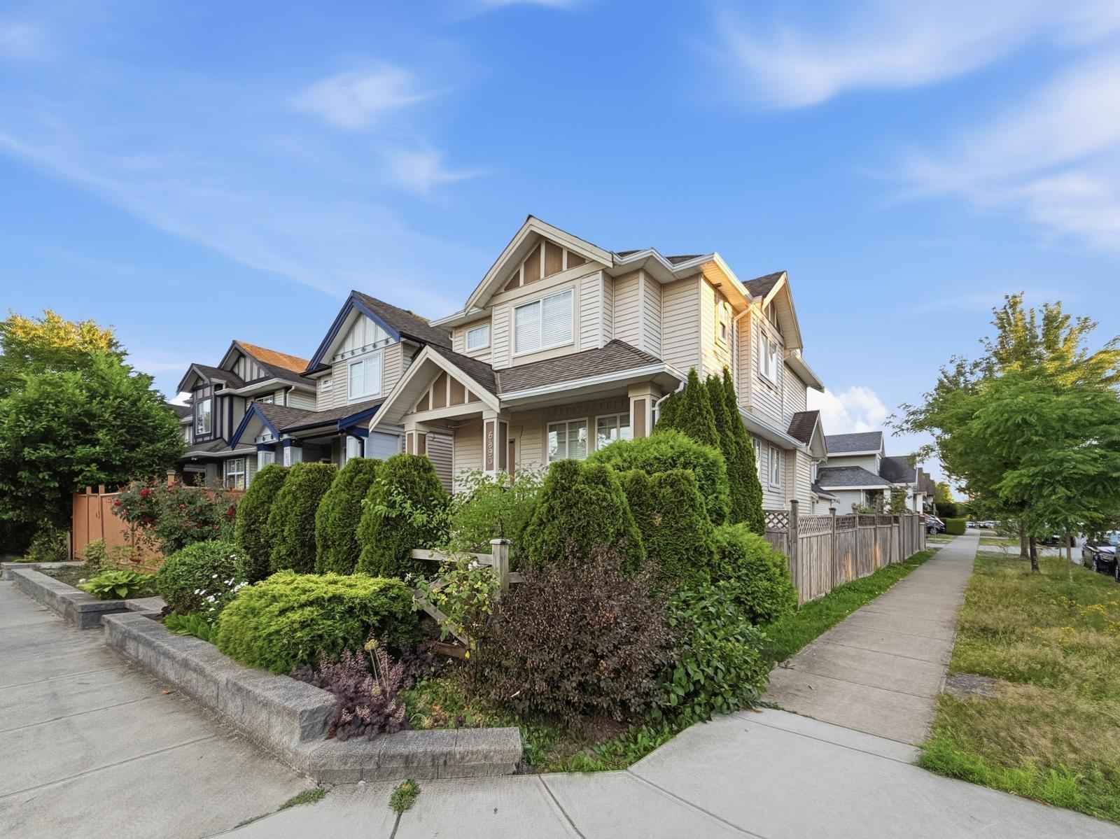 6893 192ND STREET, surrey, British Columbia