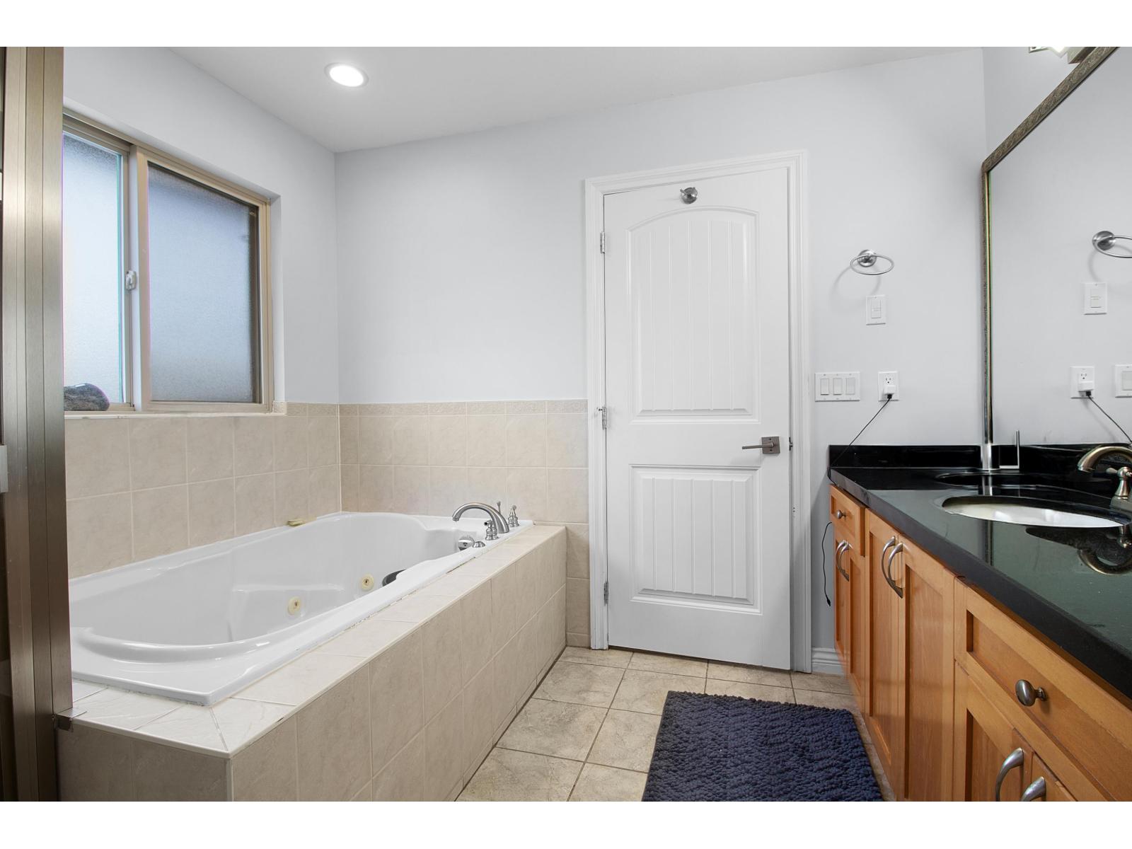 30546 Sapphire Place, Abbotsford, British Columbia  V2T 6Y5 - Photo 18 - R3137638