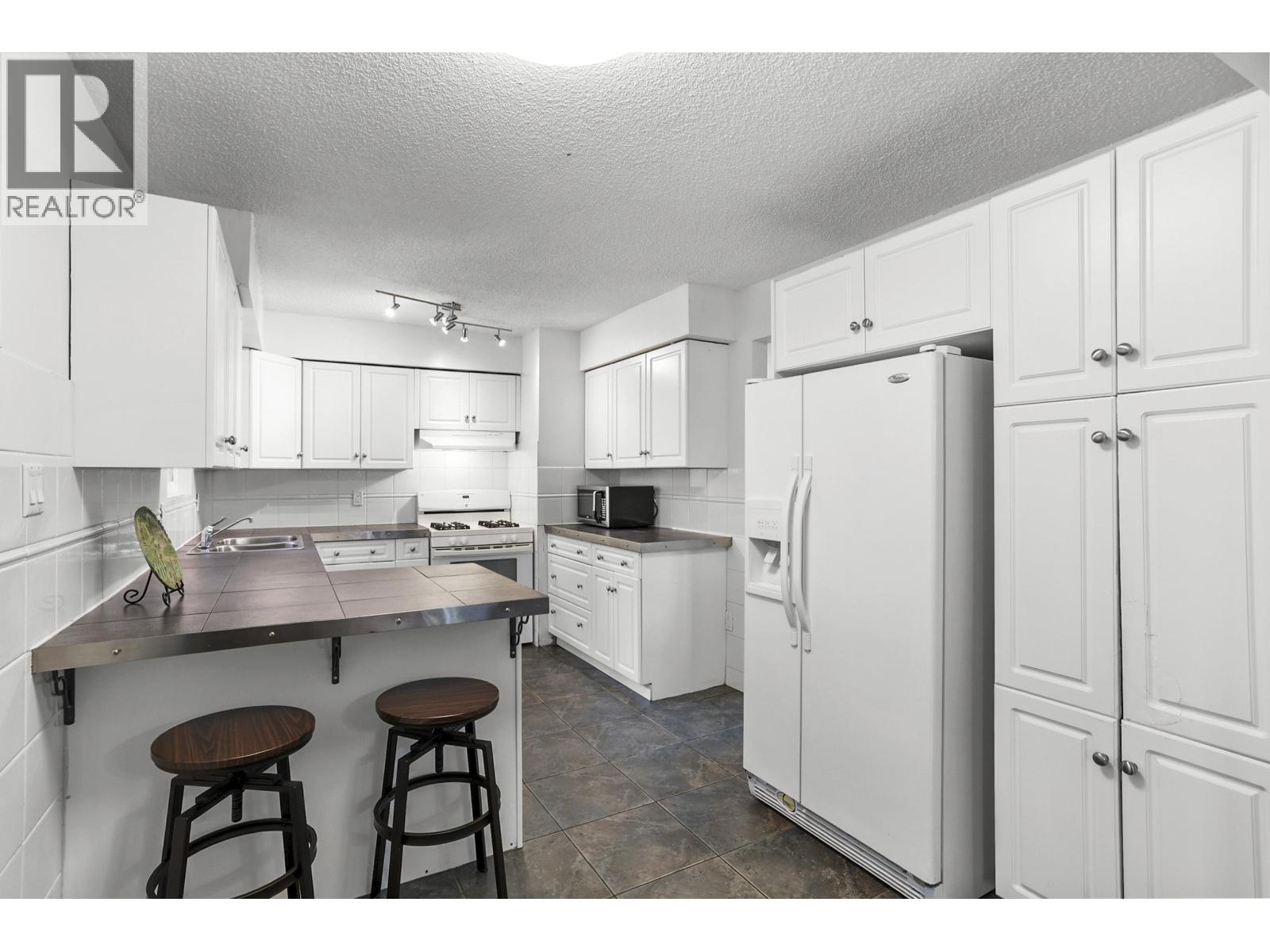 11717 209 Street, Maple Ridge, British Columbia  V2X 7S6 - Photo 3 - R3137683