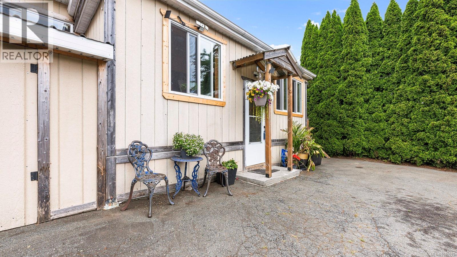 4931 Island Hwy N, Courtenay, British Columbia