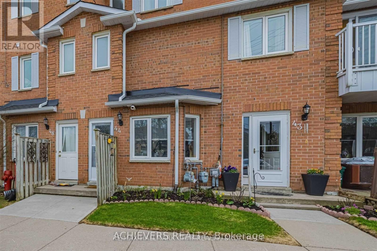 44 - 510 Essa Road, Barrie, Ontario L4N 7L5 - Photo 1 - S13469360