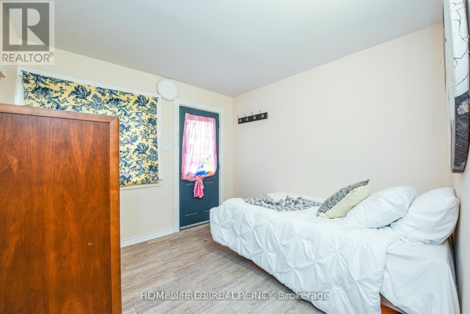 23 Myrtle Avenue, Toronto, Ontario  M4M 2A3 - Photo 23 - E13469098