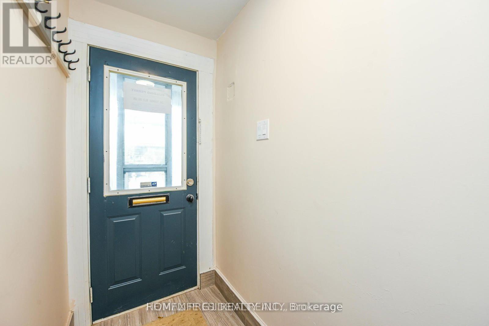 23 Myrtle Avenue, Toronto, Ontario  M4M 2A3 - Photo 7 - E13469098