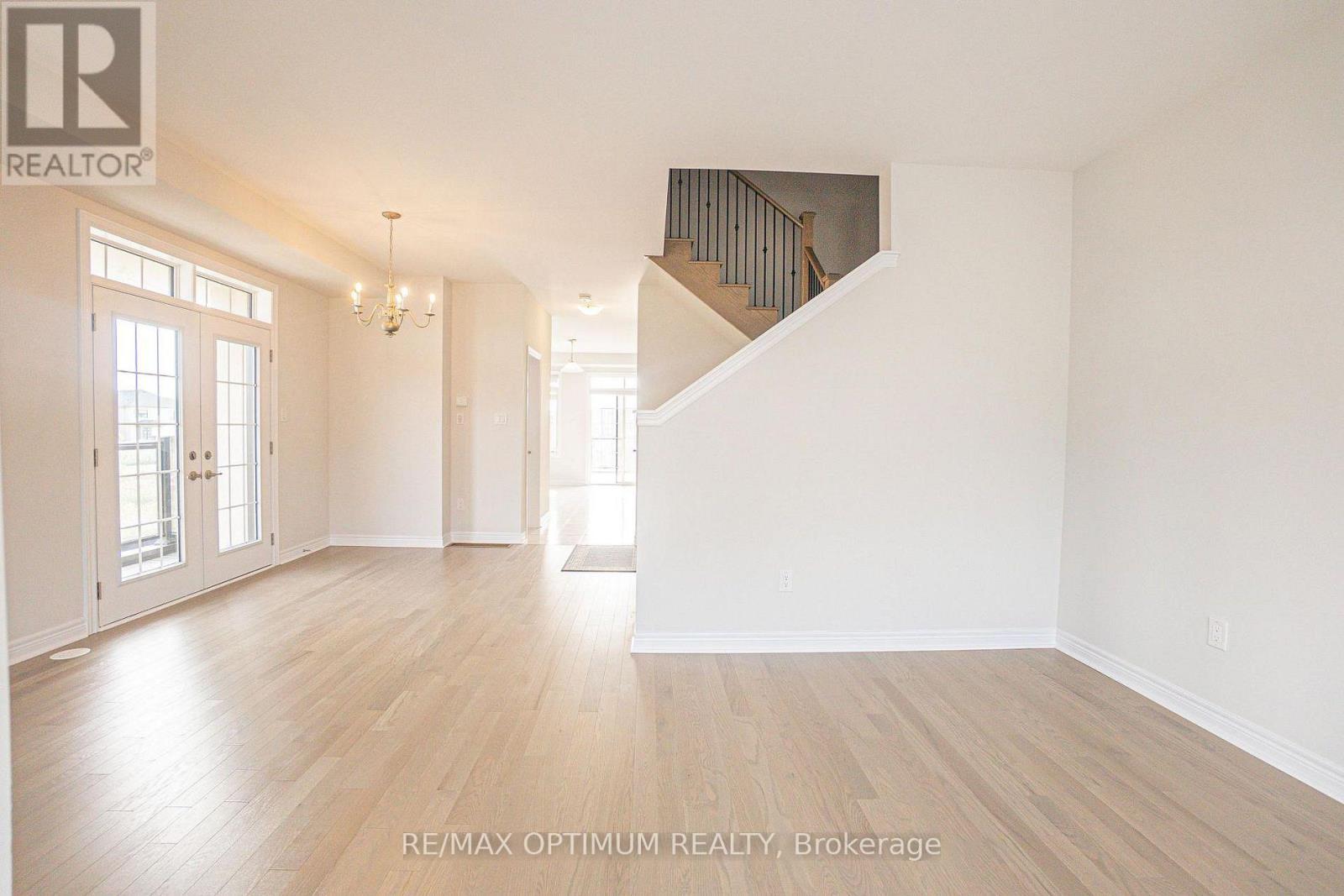 70 Keyworth Crescent, Brampton, Ontario L6R 4E6 - Photo 4 - W13208252