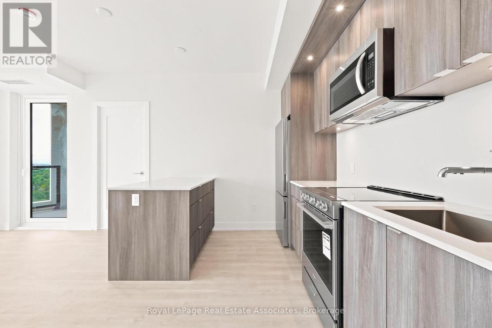 1812 - 25 Cordova Avenue, Toronto, Ontario  M9A 0E5 - Photo 2 - W13469392