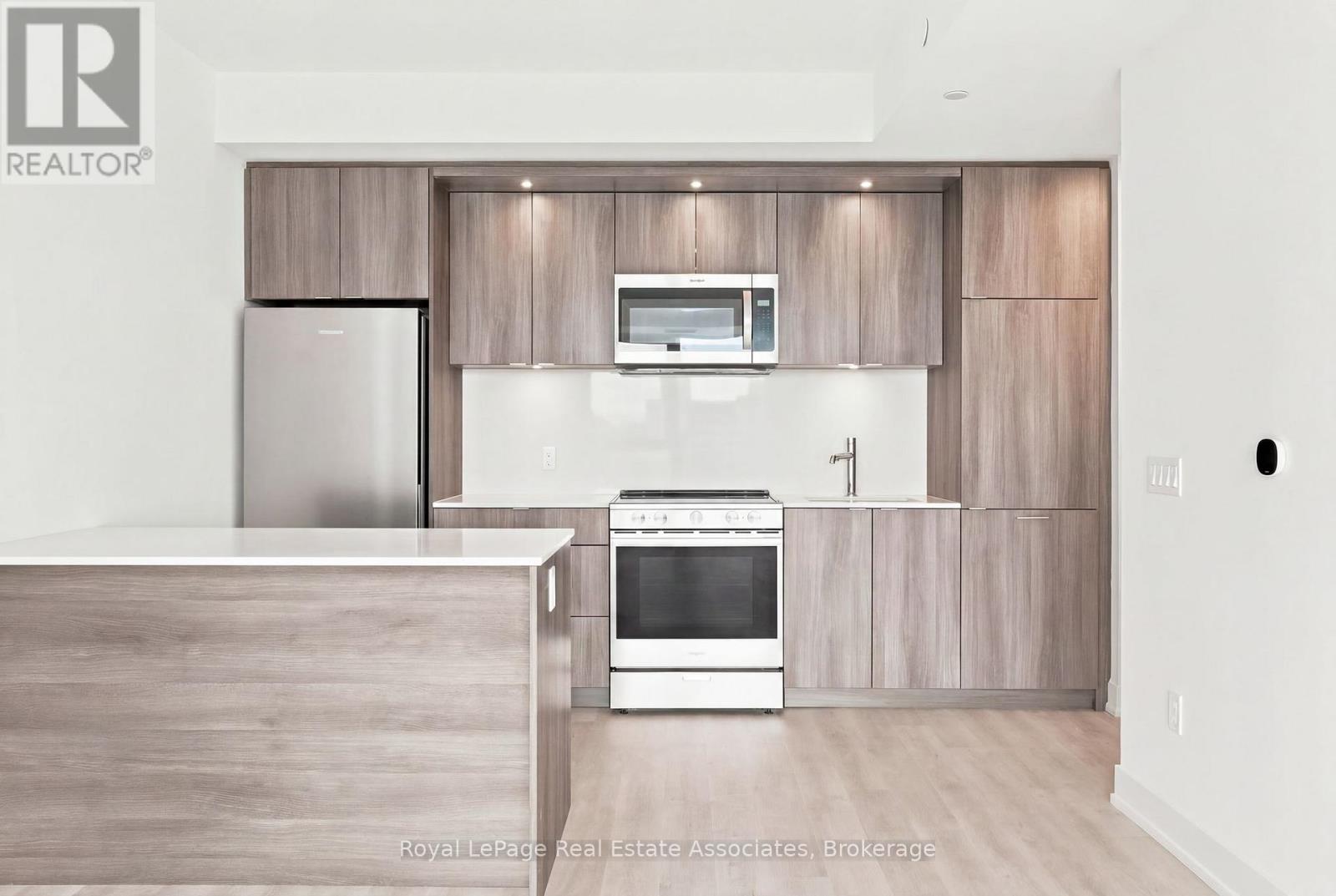 1812 - 25 Cordova Avenue, Toronto, Ontario  M9A 0E5 - Photo 3 - W13469392
