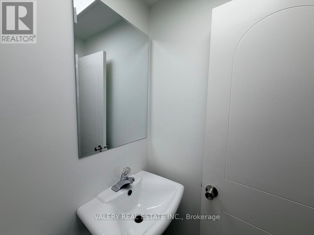 Main - 64 Lexington Ave Avenue, Toronto, Ontario M9V 2G8 - Photo 3 - W13469446