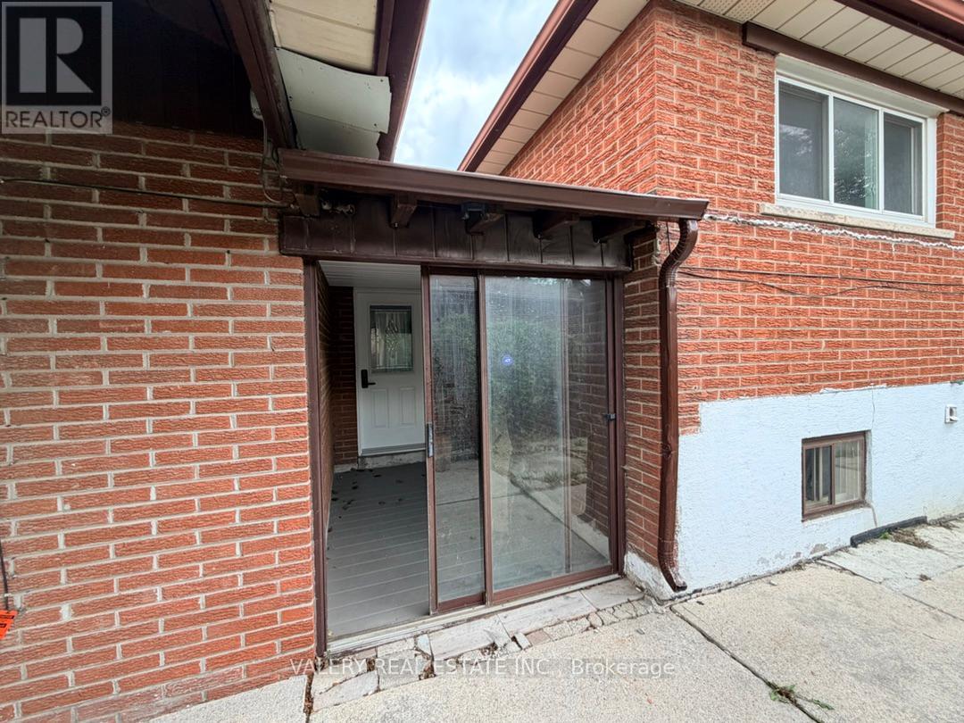 Main - 64 Lexington Ave Avenue, Toronto, Ontario M9V 2G8 - Photo 46 - W13469446