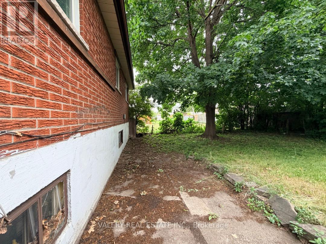 Main - 64 Lexington Ave Avenue, Toronto, Ontario M9V 2G8 - Photo 49 - W13469446