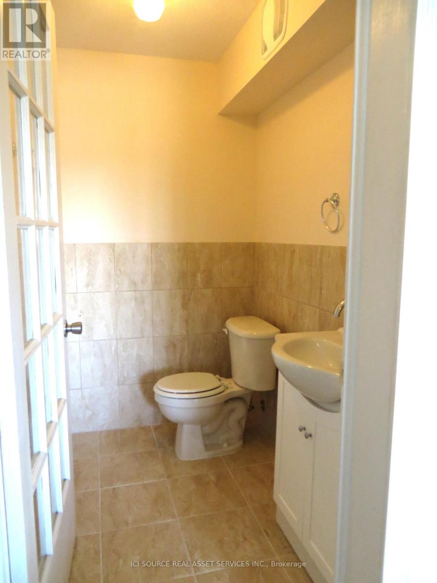 Main Fl - 172 Humbercrest Boulevard, Toronto, Ontario M6S 4L3 - Photo 10 - W13469502