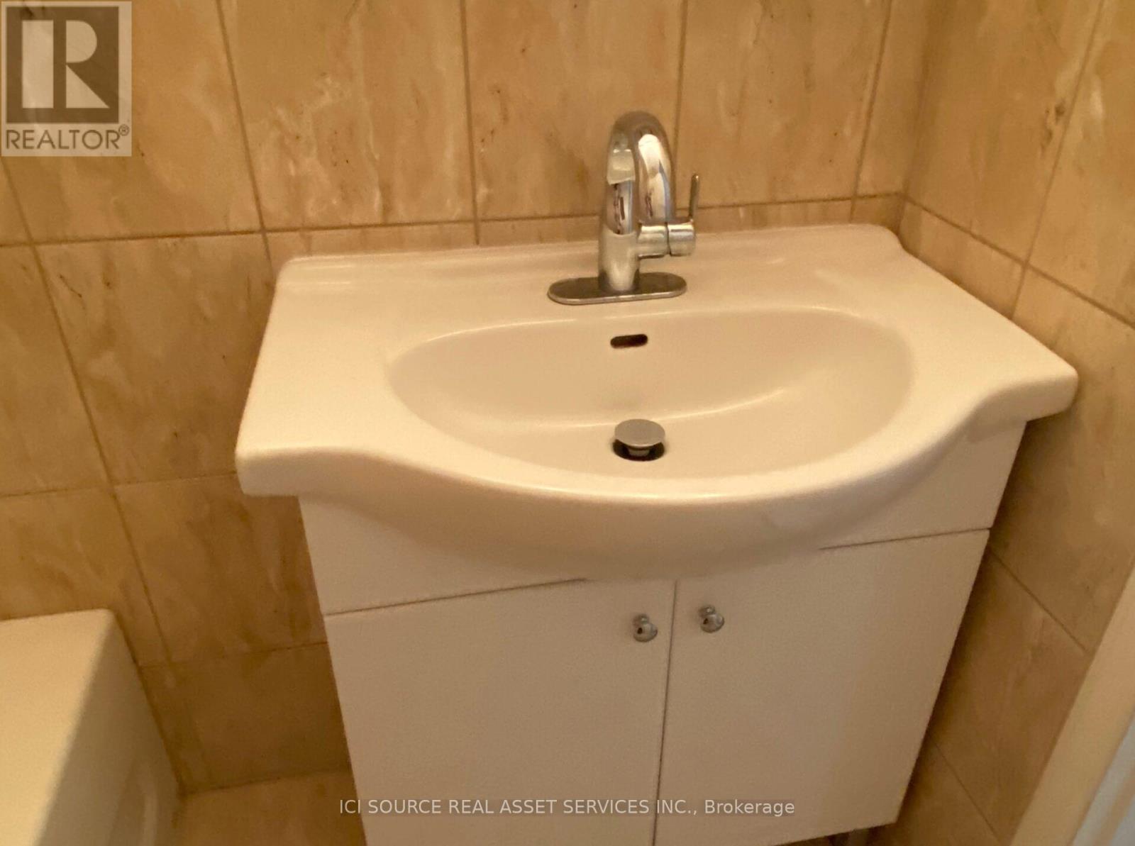 Main Fl - 172 Humbercrest Boulevard, Toronto, Ontario M6S 4L3 - Photo 15 - W13469502