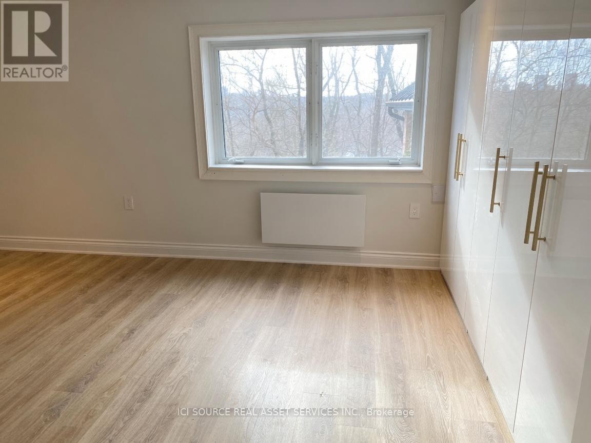Main Fl - 172 Humbercrest Boulevard, Toronto, Ontario M6S 4L3 - Photo 4 - W13469502