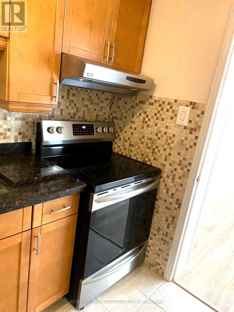 Main Fl - 172 Humbercrest Boulevard, Toronto, Ontario M6S 4L3 - Photo 8 - W13469502