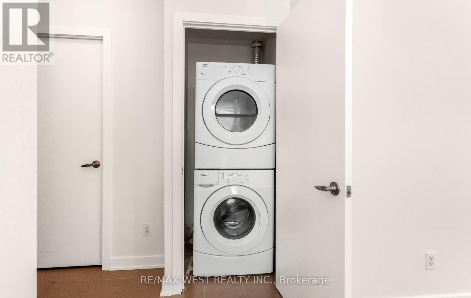 4070 Confederation Pkwy #1504 Parkway, Mississauga, Ontario L5B 0E9 - Photo 28 - W13469570