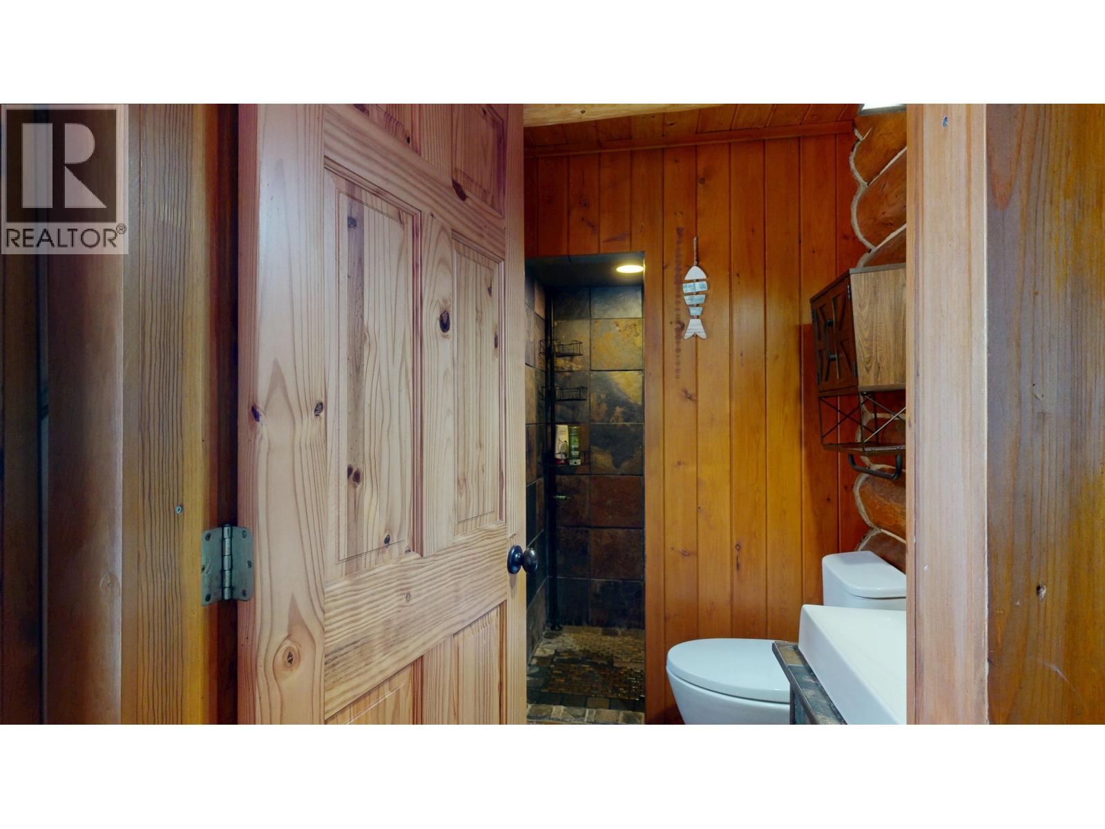 7671 Rutherford Road, Bridge Lake, British Columbia  V0K 1E0 - Photo 12 - R3085103