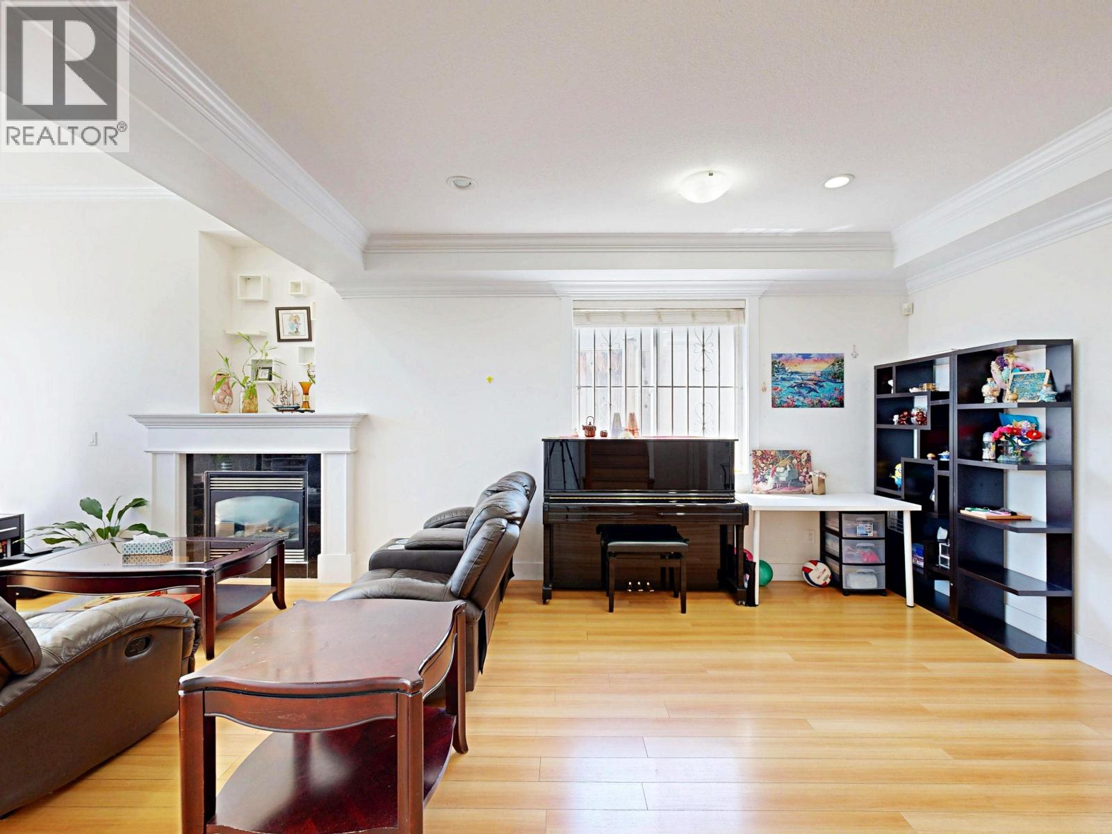 5685 Neville Street, Burnaby, British Columbia V5J 2J1 - Photo 5 - R3123958