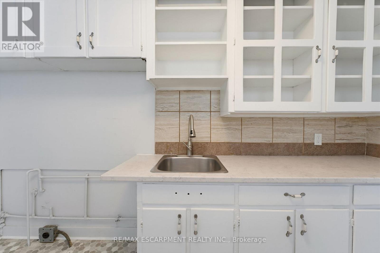 1 Byron Place, St. Catharines, Ontario  L2R 1M1 - Photo 10 - X13469564