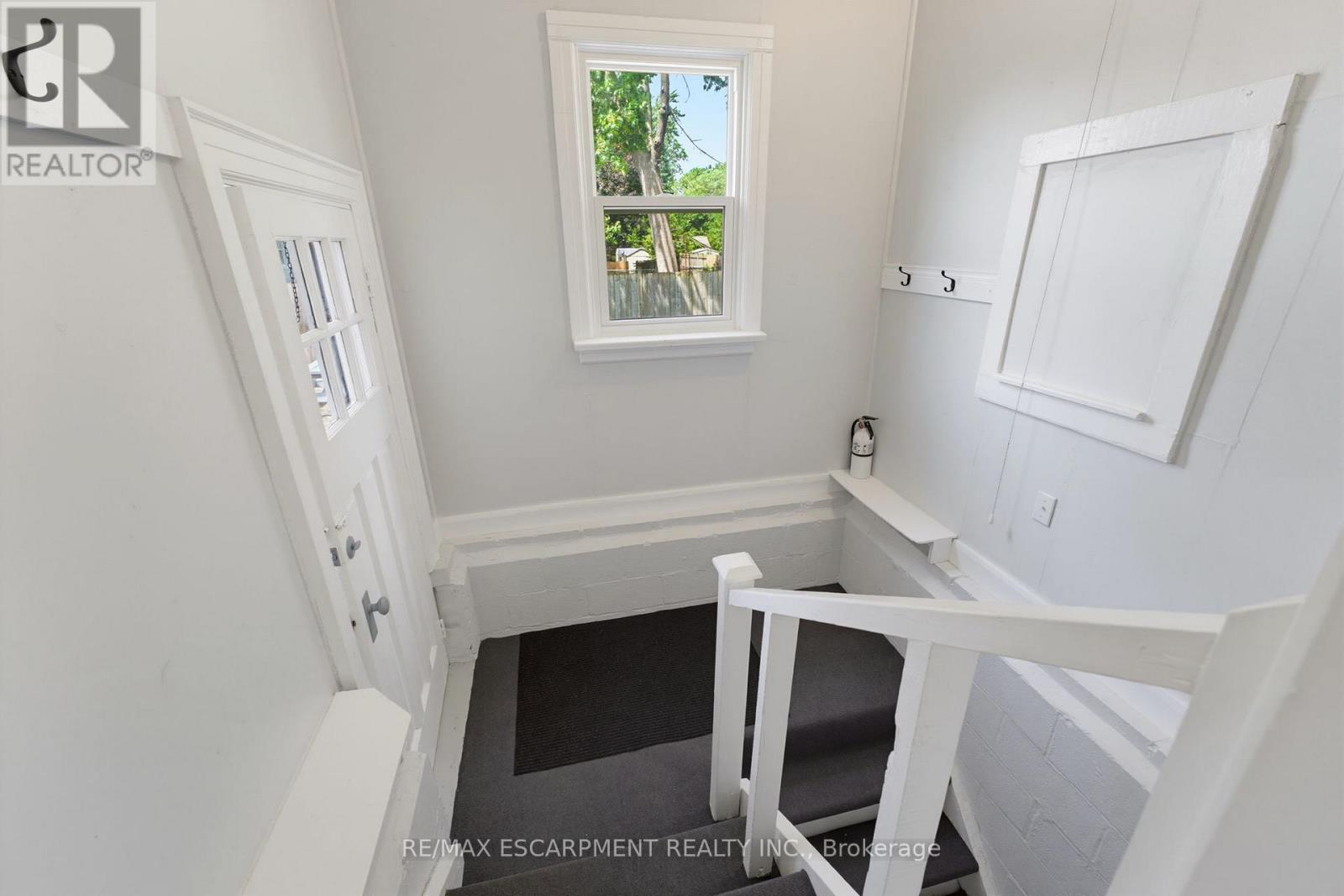 1 Byron Place, St. Catharines, Ontario  L2R 1M1 - Photo 16 - X13469564