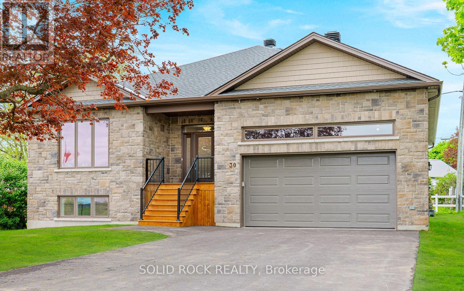 30 LAKEVIEW DRIVE, South Dundas, Ontario