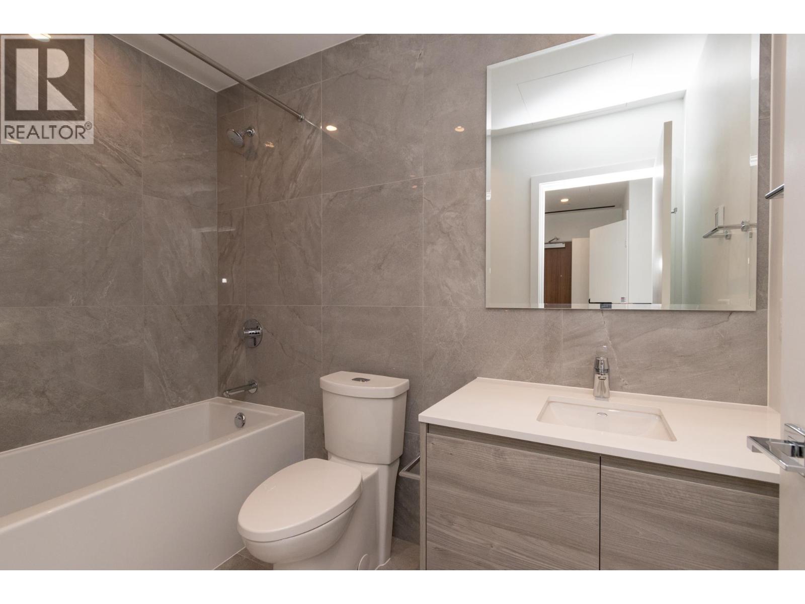 1704 680 Quayside Drive, New Westminster, British Columbia V3M 0P2 - Photo 17 - R3137996