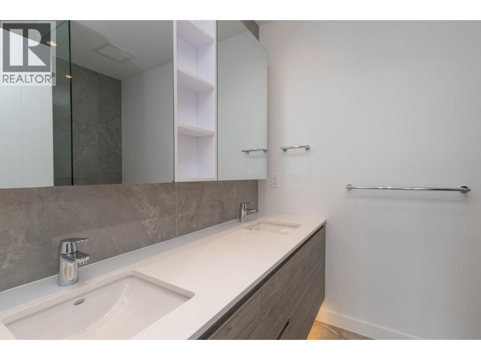 1704 680 Quayside Drive, New Westminster, British Columbia V3M 0P2 - Photo 19 - R3137996