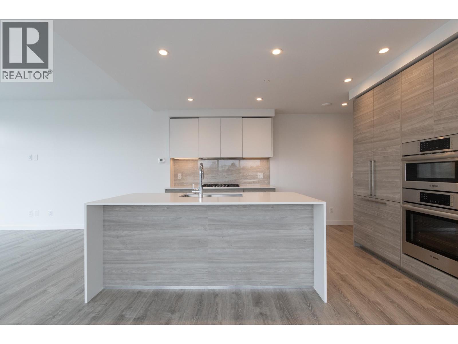 1704 680 Quayside Drive, New Westminster, British Columbia V3M 0P2 - Photo 25 - R3137996