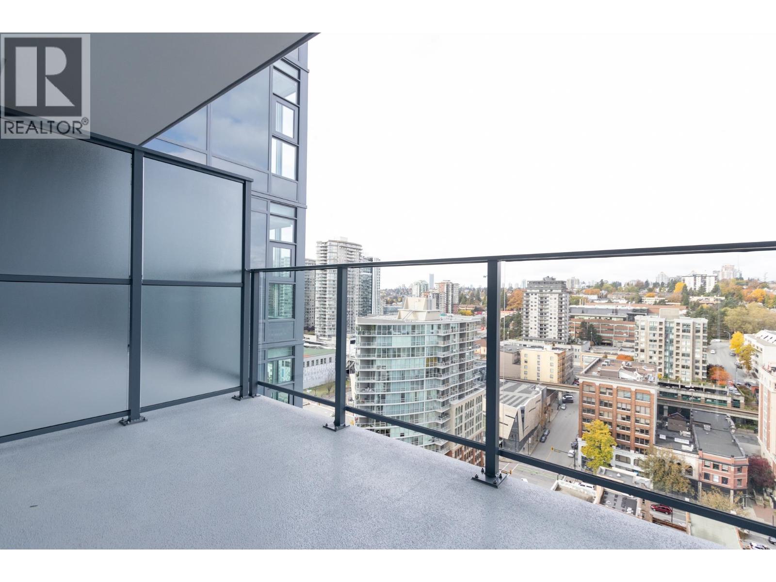 1704 680 Quayside Drive, New Westminster, British Columbia V3M 0P2 - Photo 4 - R3137996