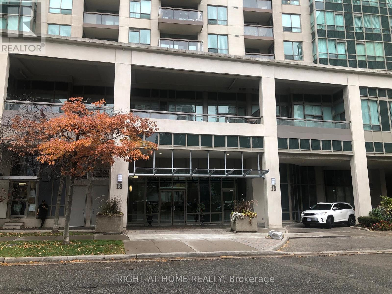 603 - 18 PARKVIEW AVENUE