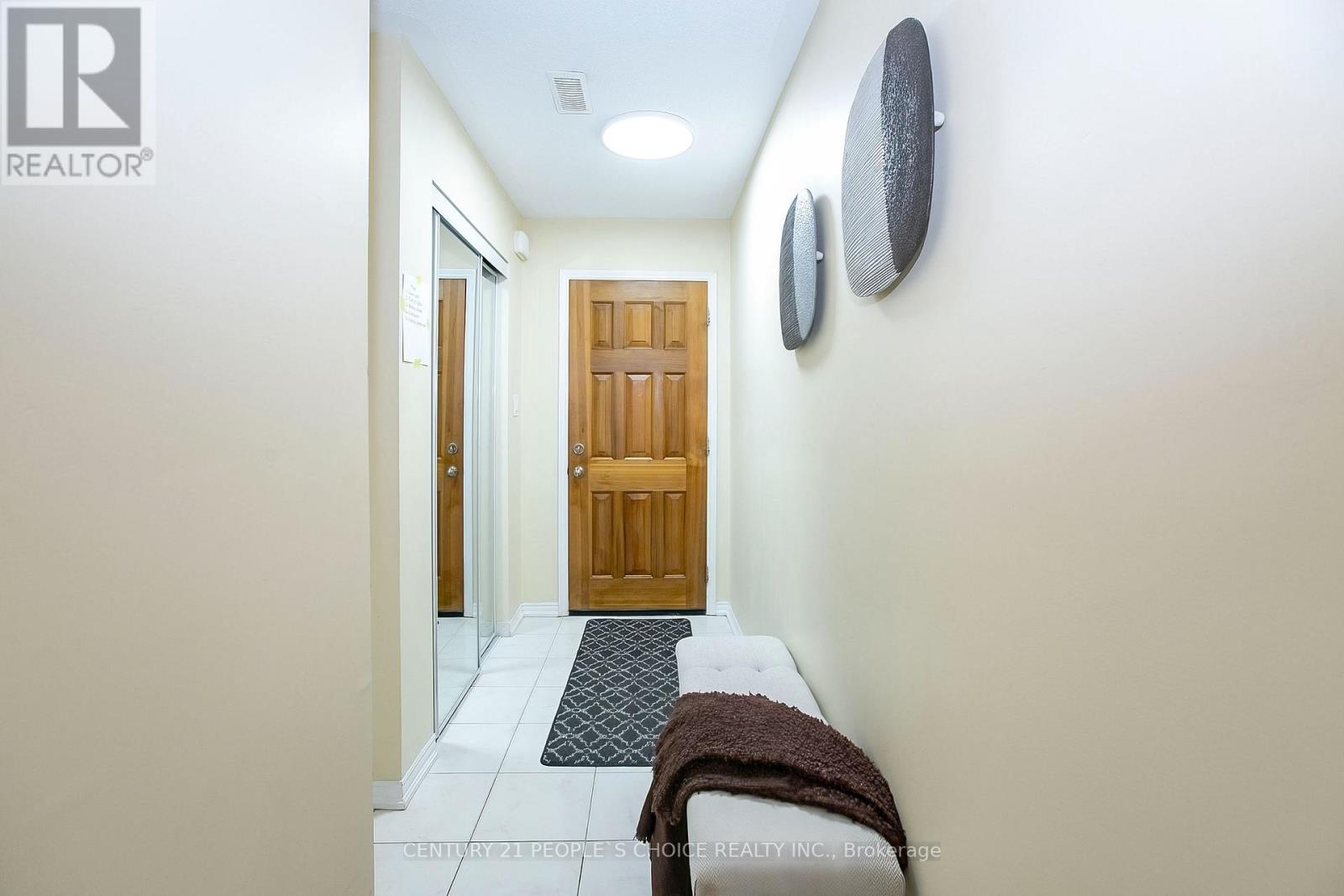 117 - 23 Darras Court, Brampton, Ontario  L6T 1W7 - Photo 5 - W13467698
