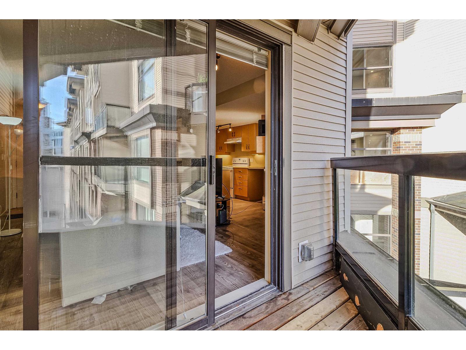 331 10838 City Parkway, Surrey, British Columbia  V3T 5X9 - Photo 17 - R3129598